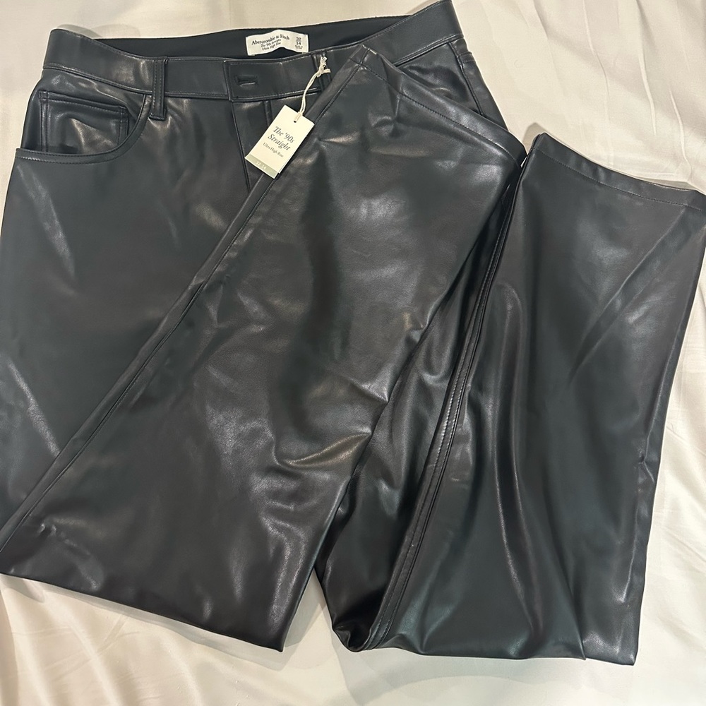 A&F Vegan Leather 90s Straight Pants- Size 32/14